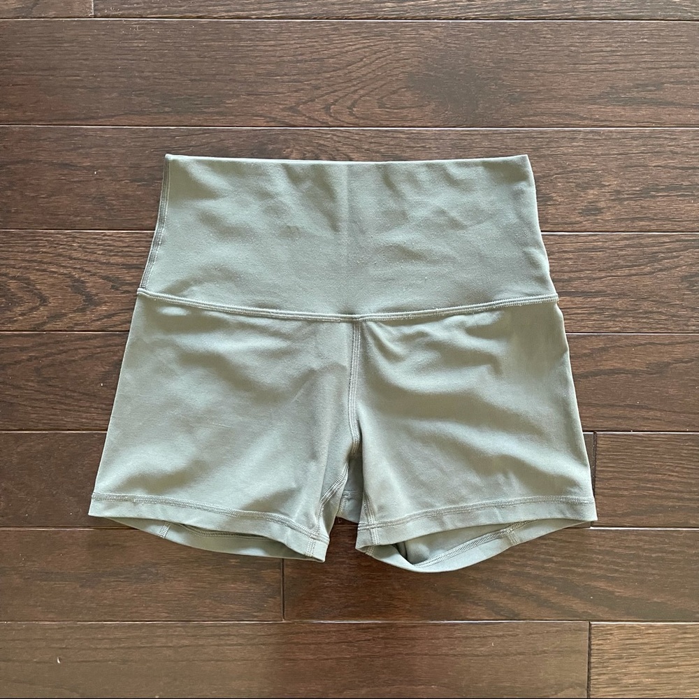 Lululemon Align HR Shorts 4” Size 6 Grey Sage